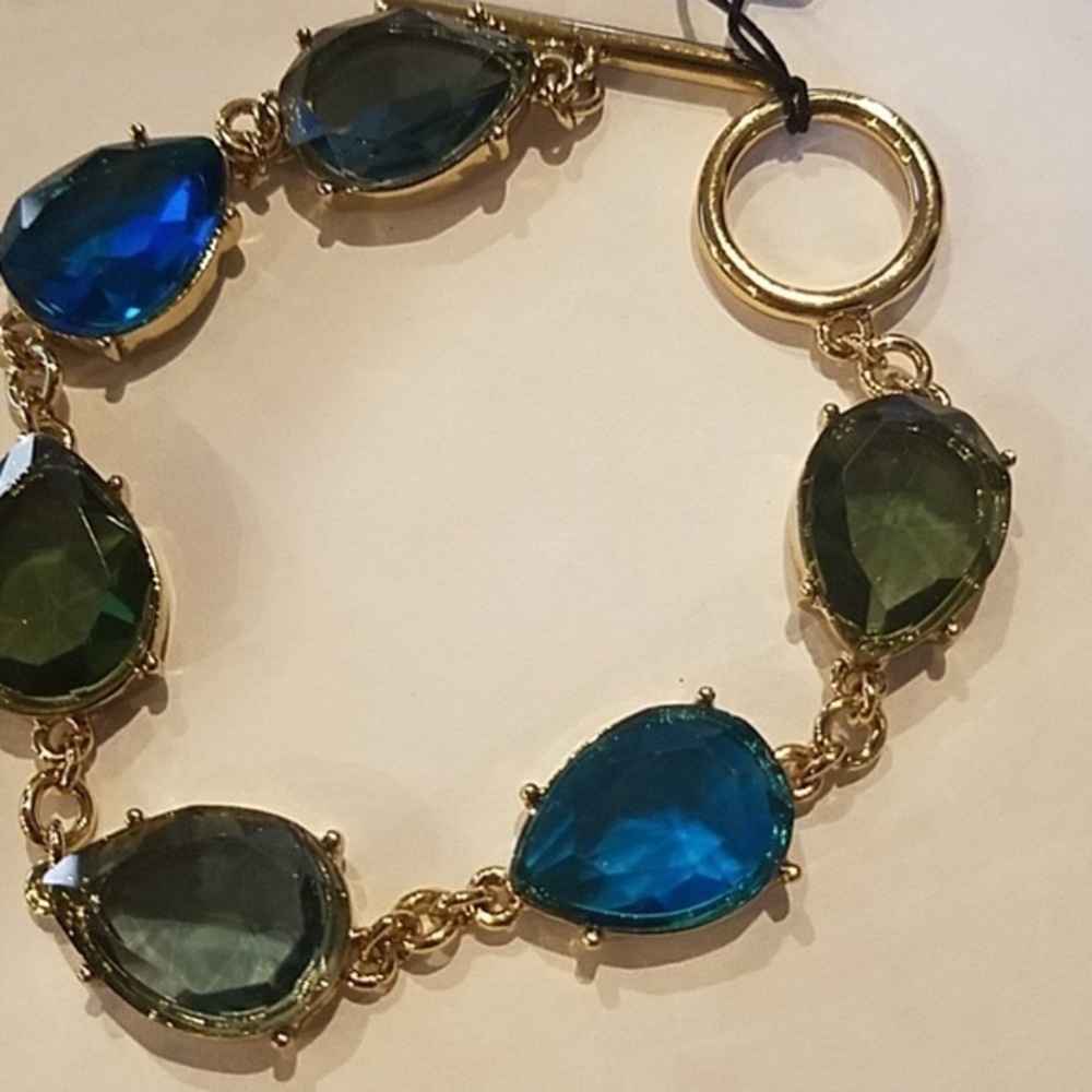 Carolee Teardrop‎ stone toggle bracelet NWT - Picture 2 of 3
